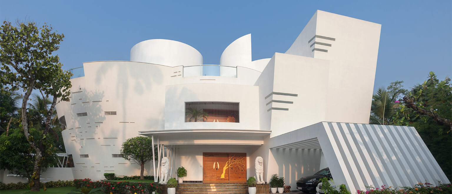 The Forte House: A Futuristic Vision in White